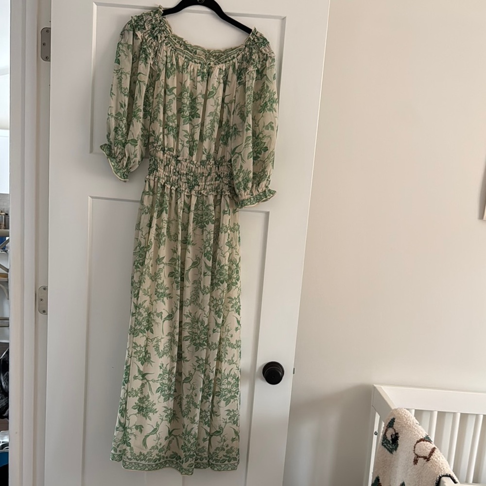 Max Studio Cream and Green Long Sleeve Dress